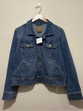 NWT American Eagle medium wash boxy fit denim jacket (XL)